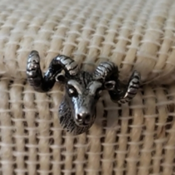 John Hardy Ram Wrapped Horn Sterling Silver Tie Tack Clip Clasp - Picture 6 of 6